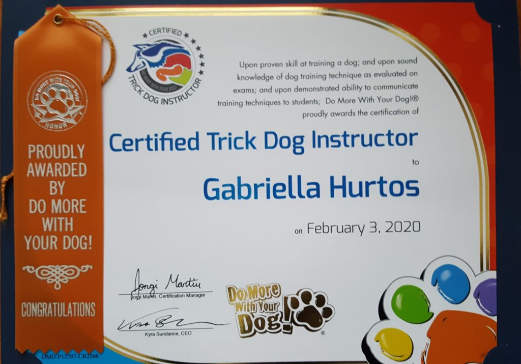 EU Trick Dog Spark Team Certified Trick Dog Instructor Certifikovaná Inštruktorka Trikového Psa Certifikovaná Instruktorka Trikového Psa